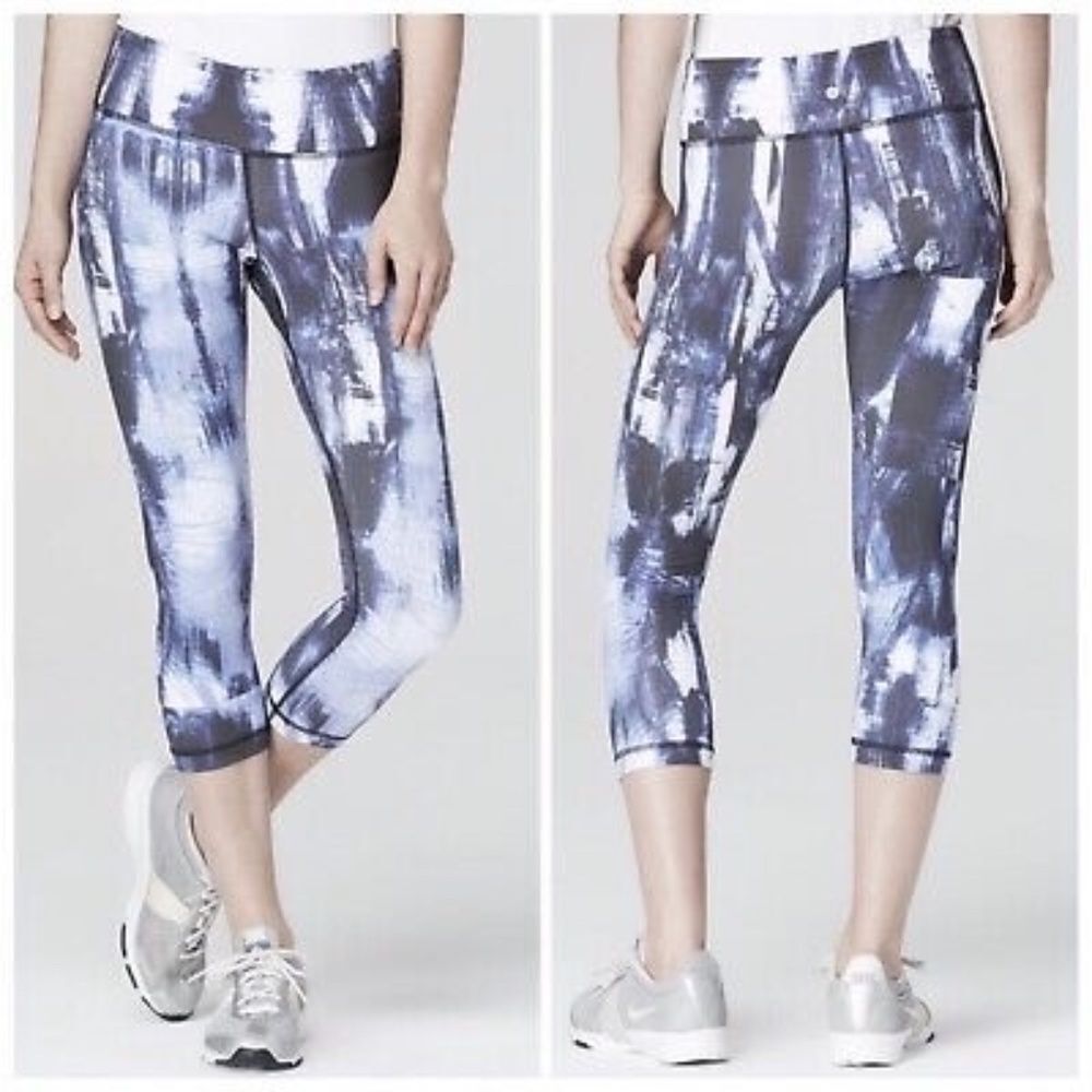 Vimmia Vayu Mid Rise Capri Crop Yoga Leggings